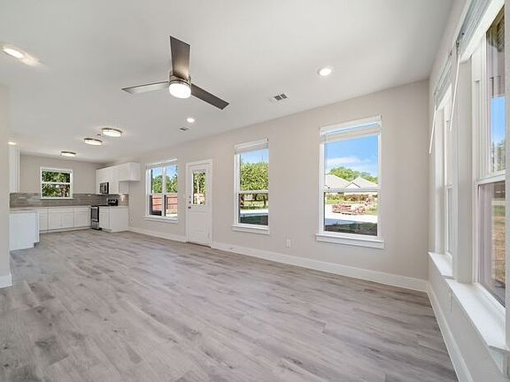 5th image of 6502 Park Place Dr