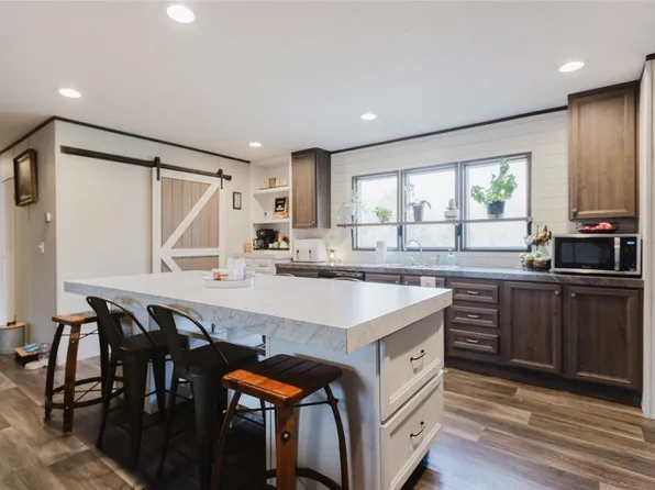 400 Saint Johns Rd, Dale, TX 78616