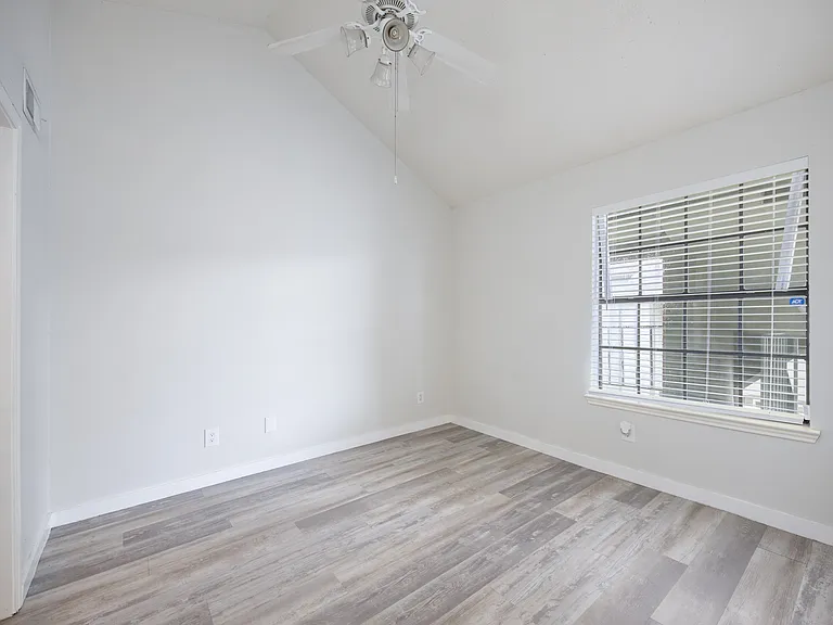 6108 Abrams Rd #329 — Photo 9