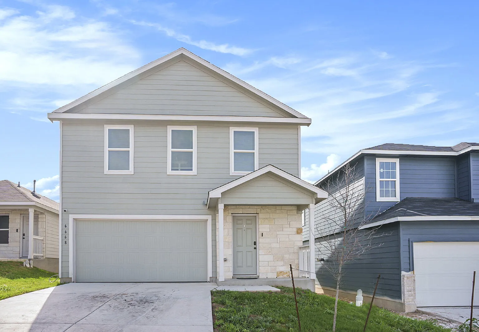 4 bed, 2.5 bath, 1950 sqft, $1,950 — Photo 2