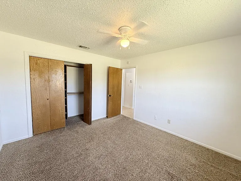 2315 E Highway 190 — Photo 30