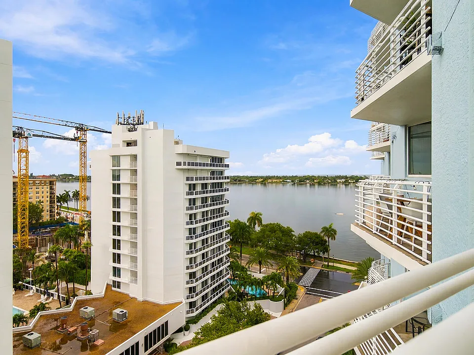 1551 N Flagler Dr #1005