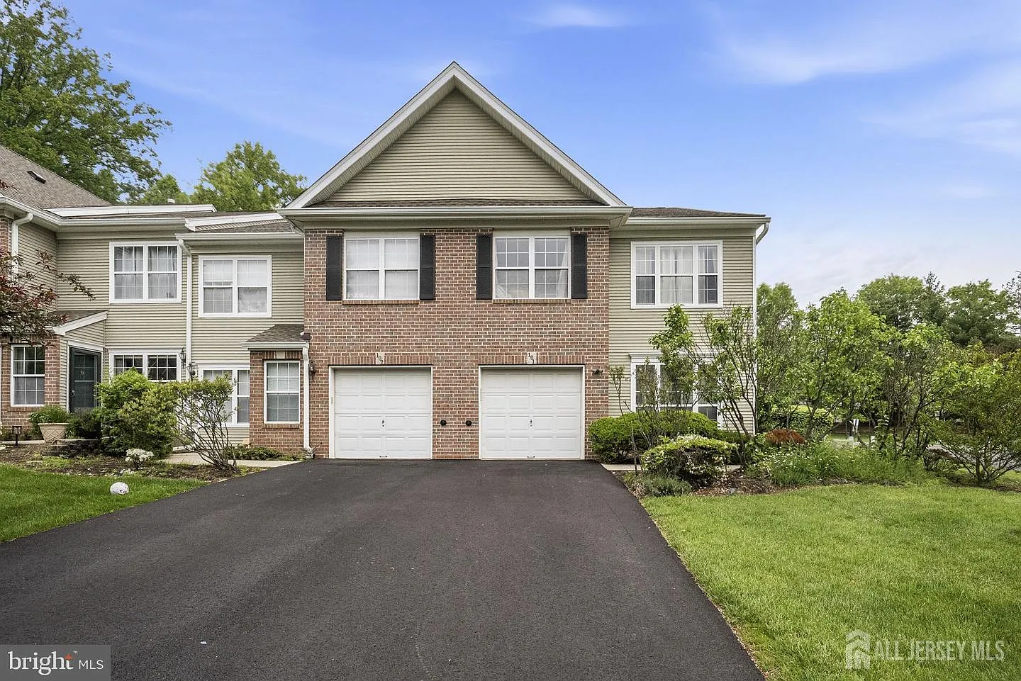 3 bed, 2.5 bath, $3,500 — Photo 1