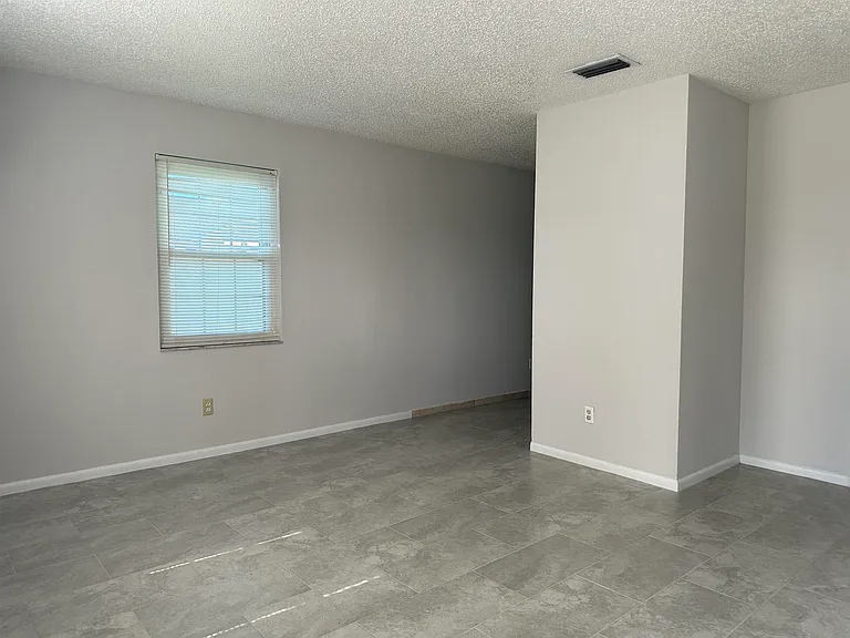 280 Sunset Dr #A — Photo 2