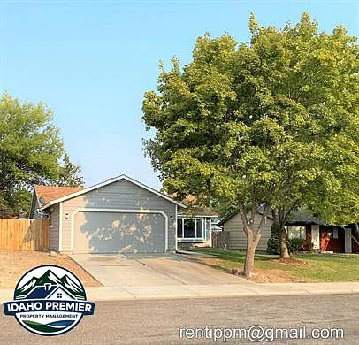 512 S Kearney Pl — Photo 1