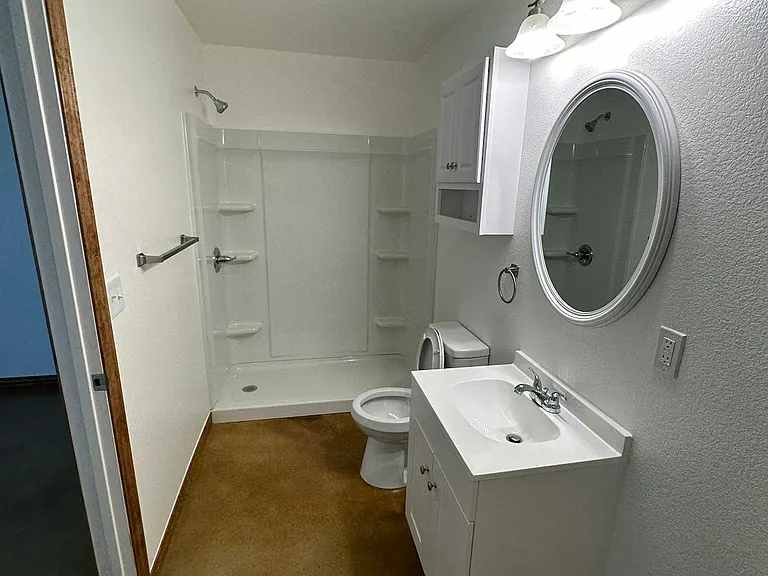 BATHROOM 2