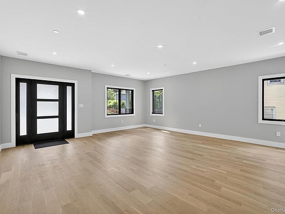 5th image of 23 Hudson Avenue