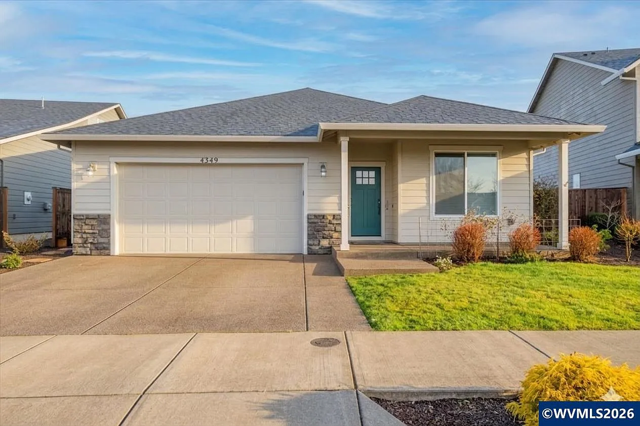 4349 Somerset Dr NE photo 1