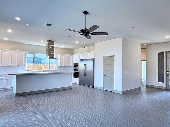 2nd image of 2475 Bastidas Dr