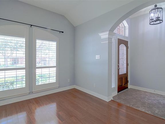 4th image of 2215 Cambridge Shores Ln