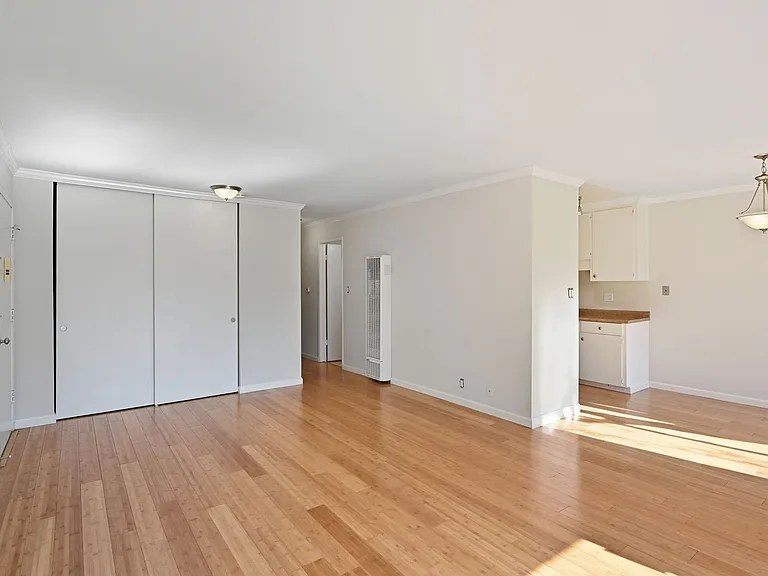100 Devon Avenue — Photo 26