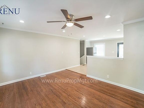 3rd image of 1303 N Indian Ln