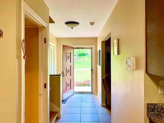 3rd image of 109 Rollingwood Dr