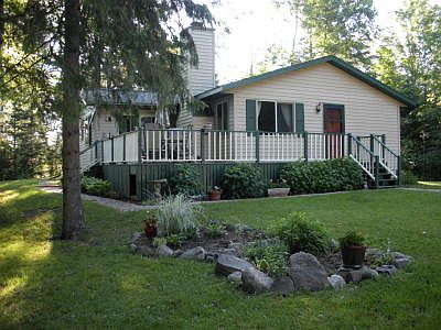 2 BED, 1 BATH COUNTRY HOME