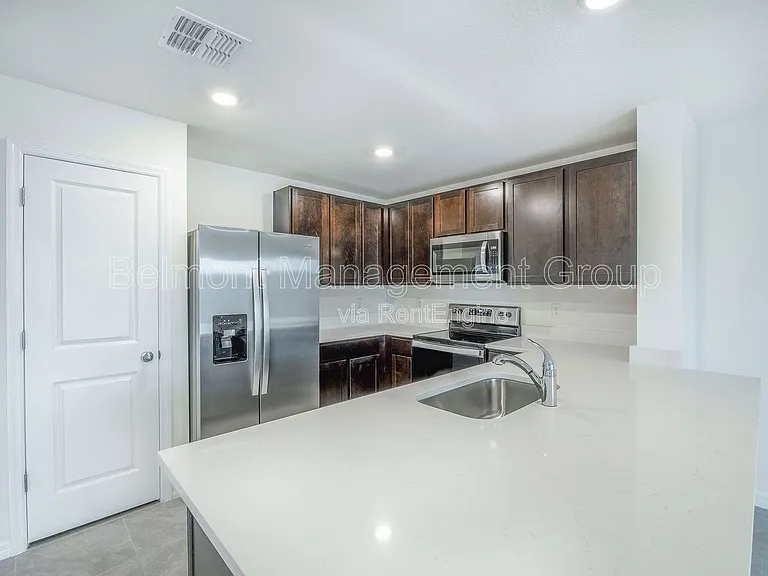 8250 SW 67th Ave — Photo 7