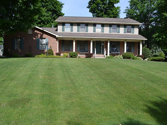2nd image of 3957 Oakridge Dr NE
