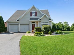 2 Lilac Ct, Holmdel, NJ 07733