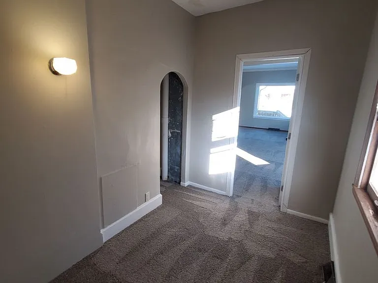 6118 25th Ave. (Duplex) — Photo 7