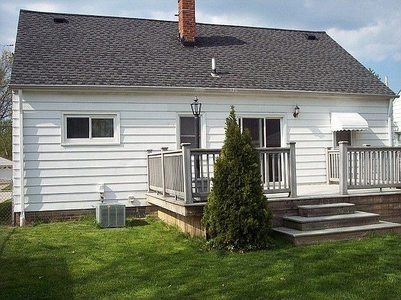 2nd image of 30410 Harrison St