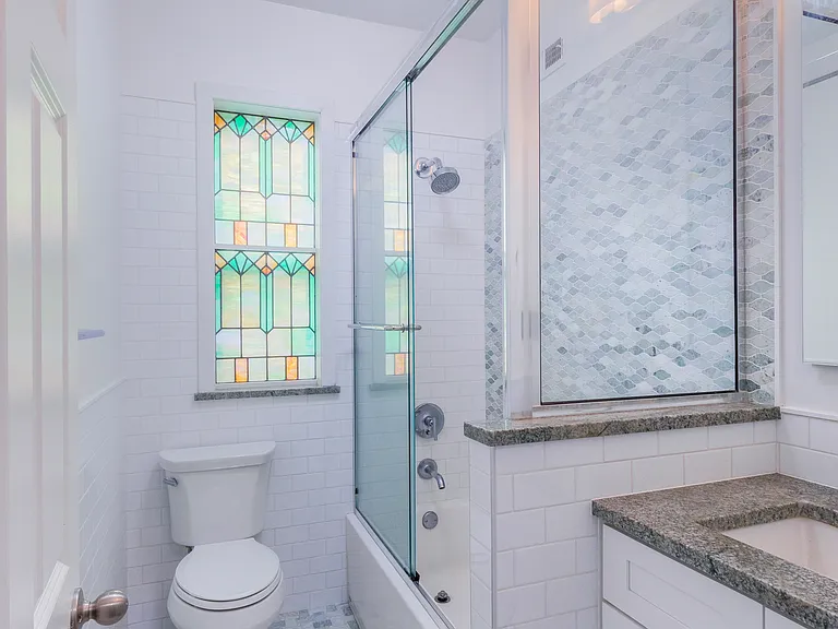 2nd Floor Full Bath