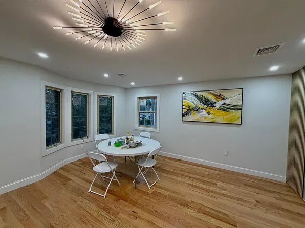 (undisclosed Address), Richmond Hill, NY 11418