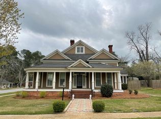 93 College St, Mc Rae Helena, GA 31055