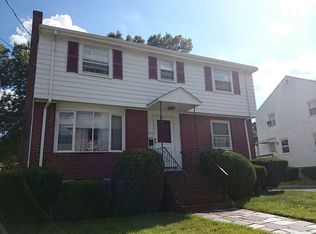 216 Weld St, West Roxbury, MA 02132