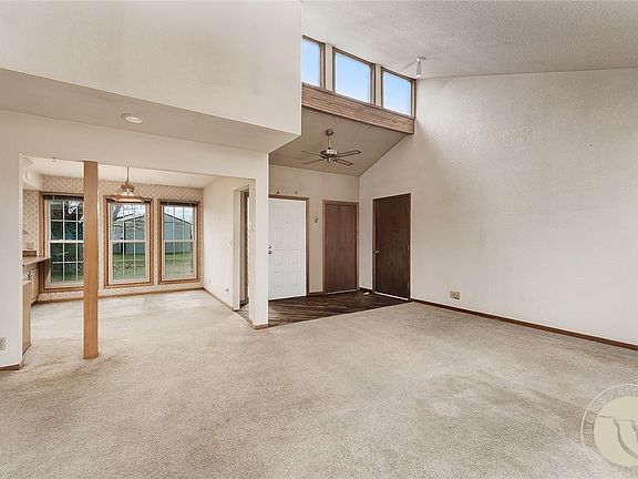 3rd image of 852 W I Rd