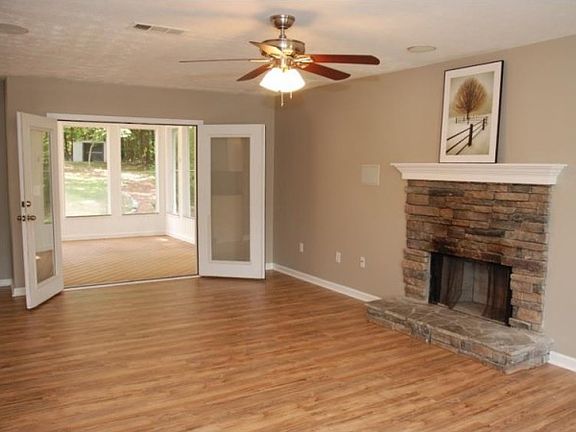4th image of 2662 Amberly Glen Dr