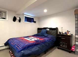 (Undisclosed Address), West Babylon, NY 11704