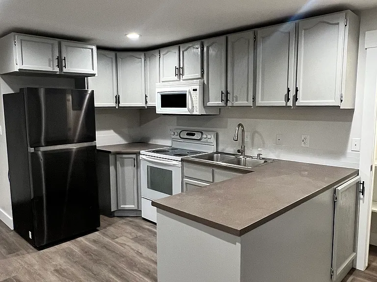 1142 W Lucky Cv — Photo 5