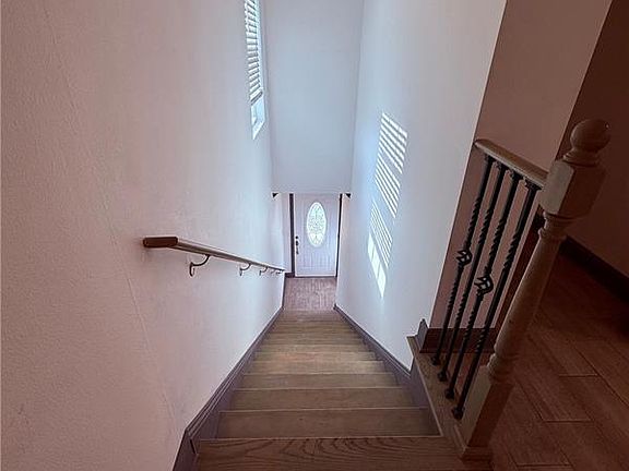 3rd image of 1437 Music St