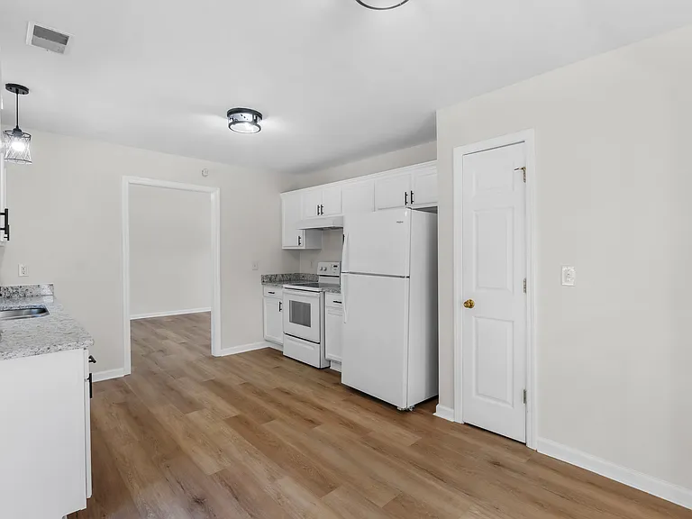 109 Summer Vale Dr — Photo 10