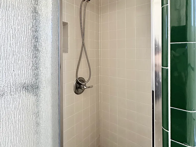 339 Paramount Dr — Photo 16
