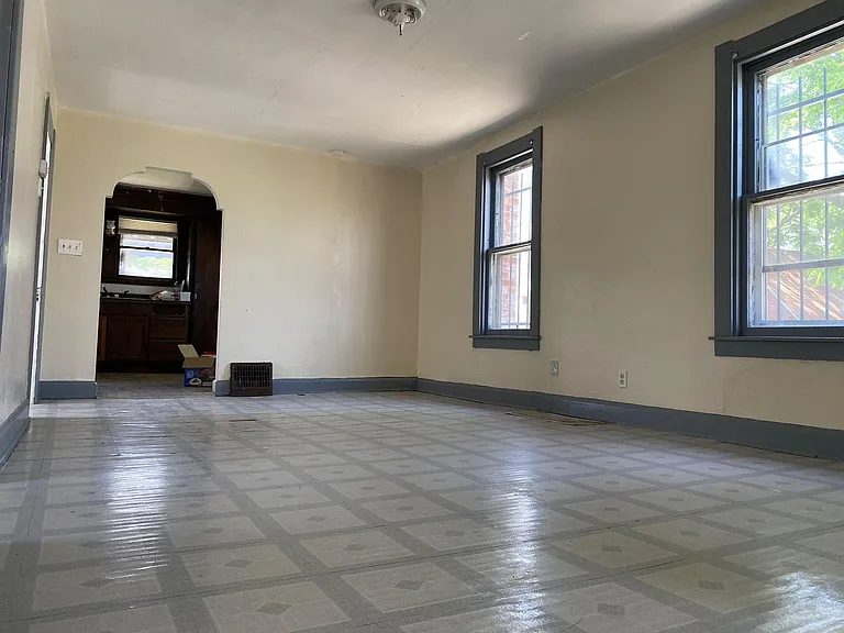 716 Plymouth St — Photo 10