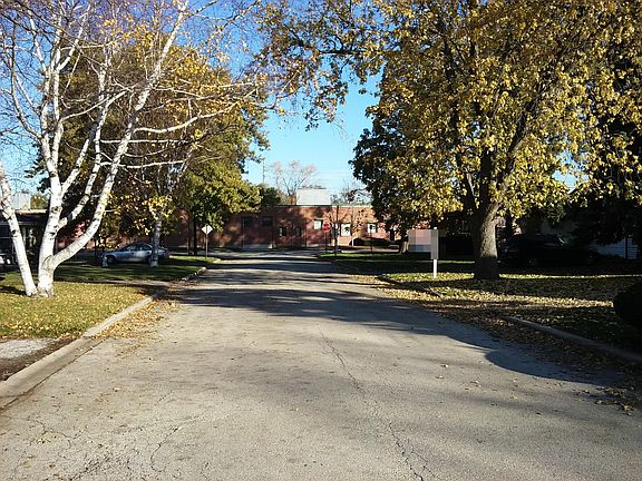 4th image of 438 Hyde Park Ave