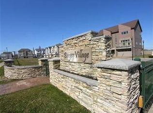 2275 City View Private Dr, Cleveland, OH 44113