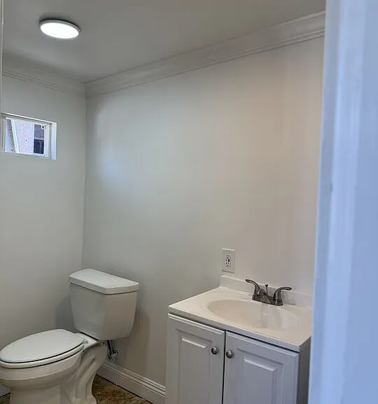 1026 E 42nd St — Photo 12