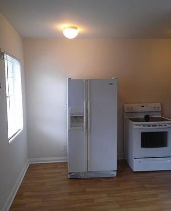 4th image of 2165 Stella St