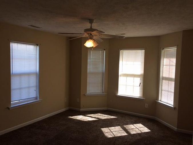 2nd image of 2836 Cliffside Dr