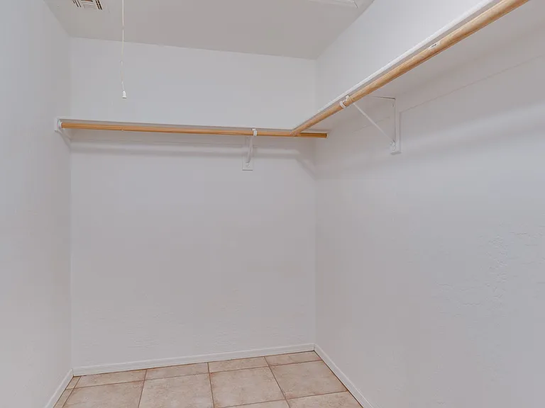 Bella Rosa Apartments — Photo 16