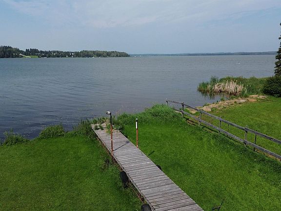 2nd image of 306 Lakeshore Dr W