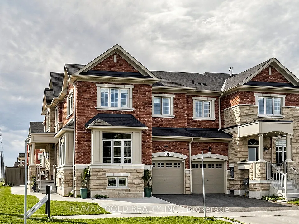 125 Burnhamthorpe Rd E