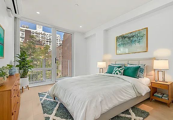 2nd image of 18 E 13th St #2A