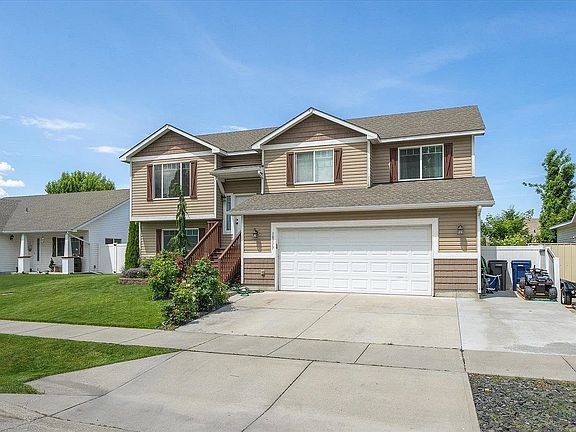 2nd image of 18117 E Michielli Ave