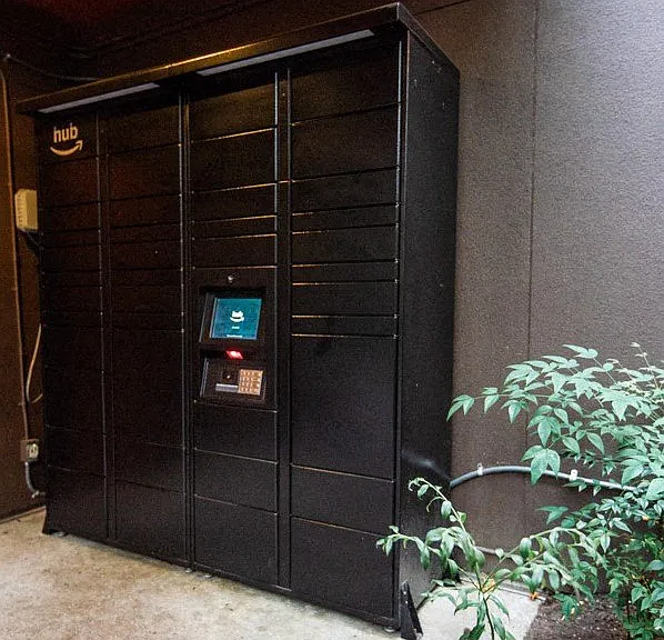 Seattle Apartments - Ellis Court Apartments - Package Lockers