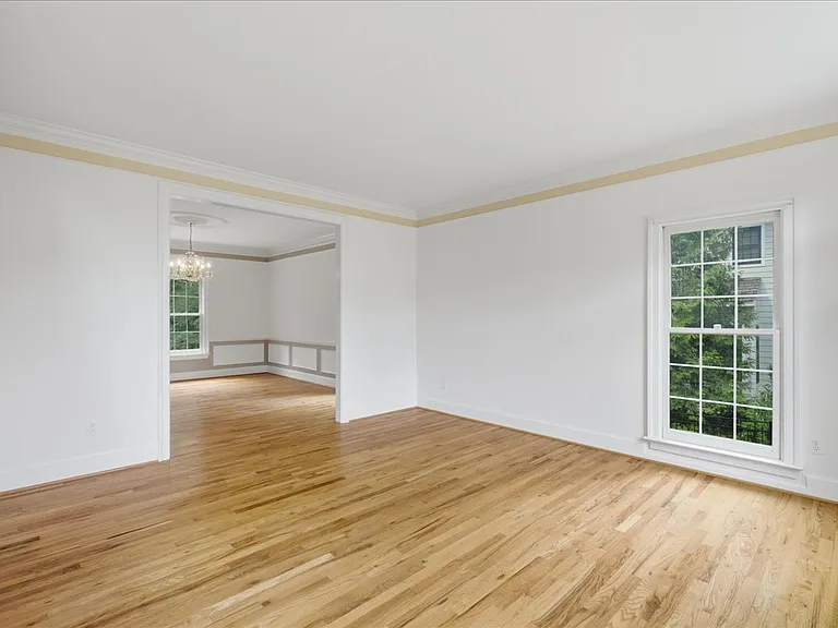 1959 Horse Shoe Dr — Photo 11