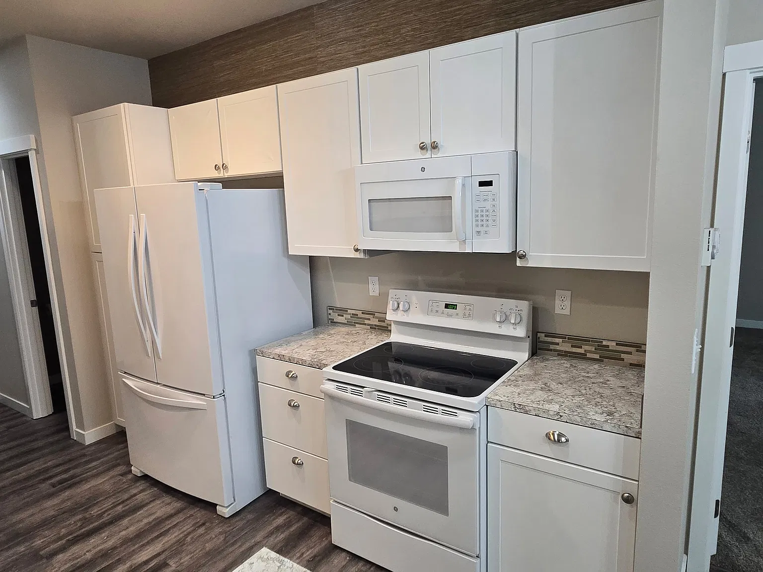 3 bed, 2.5 bath, 1756 sqft, $2,500 — Photo 2