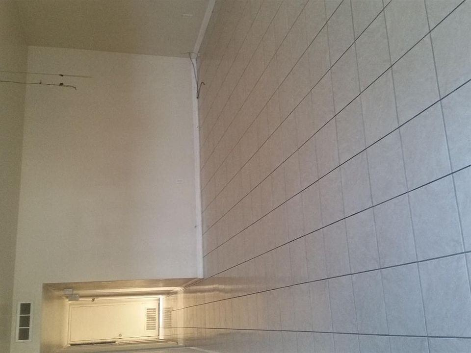 2nd image of 221 W 15th Ave