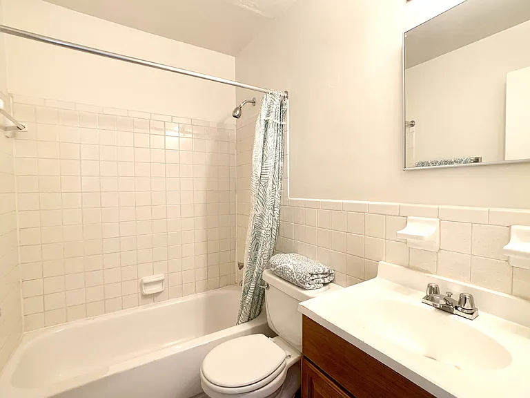 Enfield Gardens Apartments — Photo 13